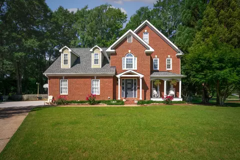 3000 Prestons Station Dr, Hixson, TN 37343