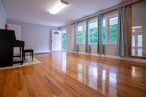 1306 Brockton Dr, Signal Mountain, TN 37377