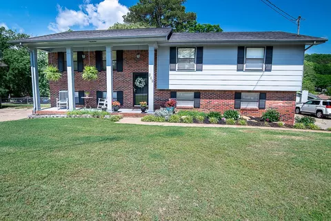 319 Morris Dr, Ringgold, GA 30736