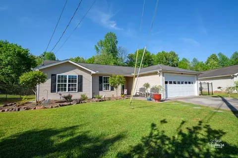 136 Bear Den Ct, Dalton, GA 30721 photo 2