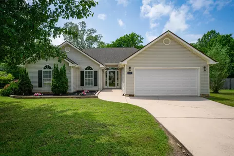 182 Century Dr, Rossville, GA 30741