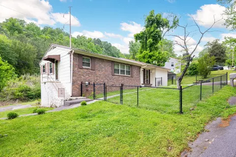 215 Waheela Dr, Chattanooga, TN 37404
