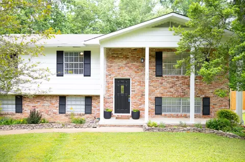 10121 Scenic View Dr, Ooltewah, TN 37363