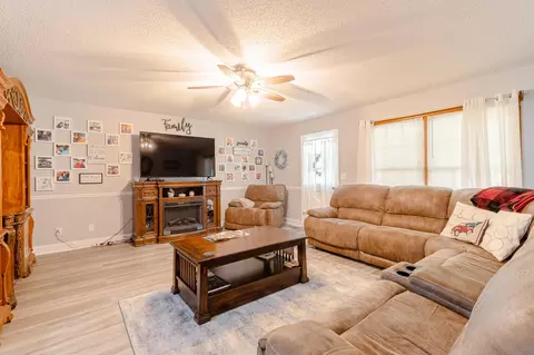 2602 E Hillview Dr, Dalton, GA 30721 photo 2