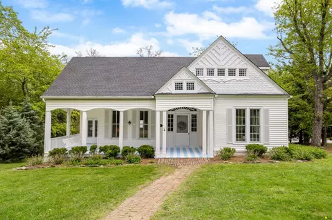 105 Mitchell Dr, Lookout Mountain, TN 37350