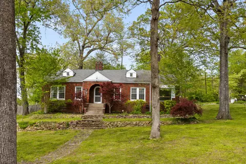 215 Woodrow Ave, Chattanooga, TN 37415
