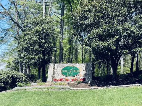 7034 River Run Dr, Chattanooga, TN 37416