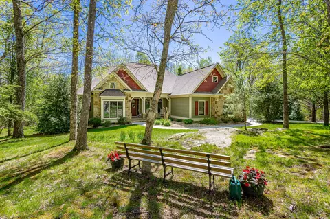 153 Horseshoe Bend Rd, Signal Mountain, TN 37377