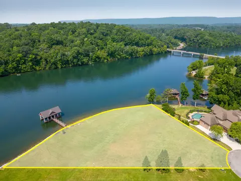 10903 Bridgestone Dr, Soddy Daisy, TN 37379