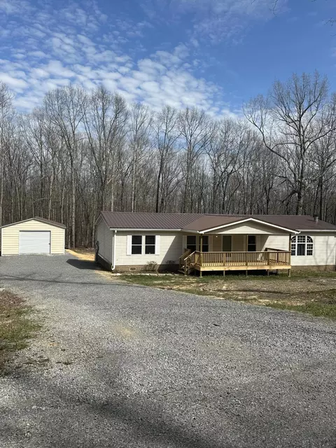 592 Shadowland Dr, Graysville, TN 37338