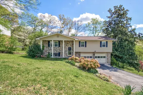 8112 Thornewood Dr, Hixson, TN 37343