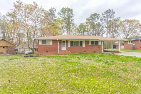 211 Hazel Dr, Dalton, GA 30721