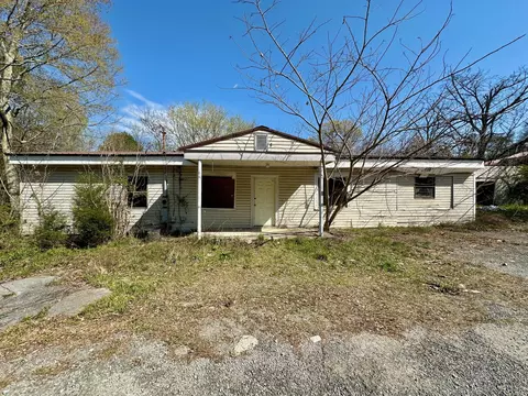 1104 W Main St, La Fayette, GA 30728