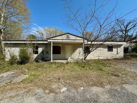 1104 W Main St, La Fayette, GA 30728
