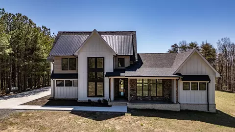 276 Stewart Rd, Graysville, TN 37338
