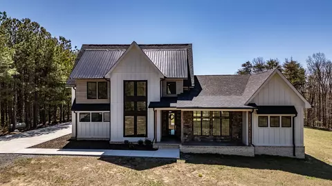 276 Stewart Rd, Graysville, TN 37338