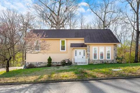 6908 Benwood Dr, Ooltewah, TN 37363