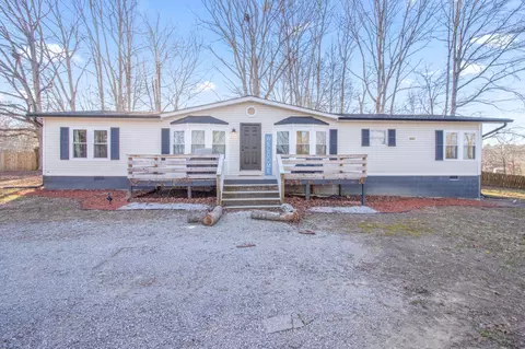 1331 Bonnelia Cir, Soddy Daisy, TN 37379