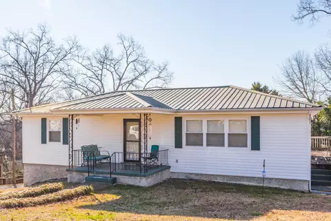 269 Greens Lake Cir, Rossville, GA 30741