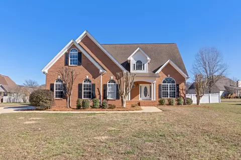 8429 Streamside Dr, Ooltewah, TN 37363