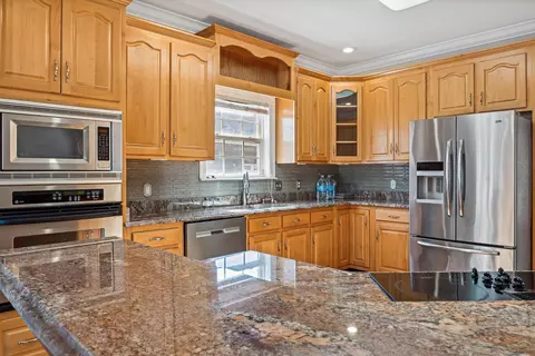8429 Streamside Dr, Ooltewah, TN 37363 photo 9
