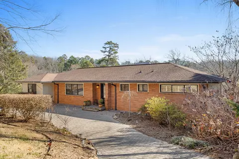 2700 Tanglewood Dr, Chattanooga, TN 37415