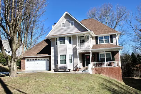 2021 Fairwind Ln, Soddy Daisy, TN 37379