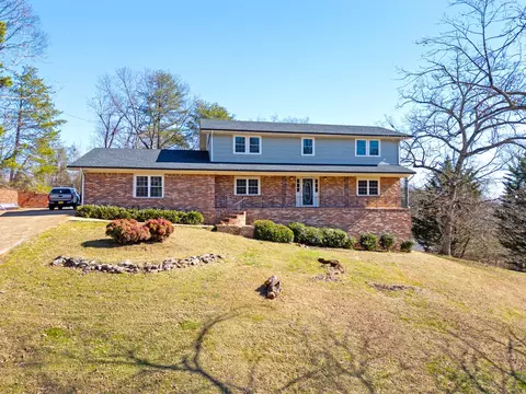 493 Forrester White Dr, Hixson, TN 37343
