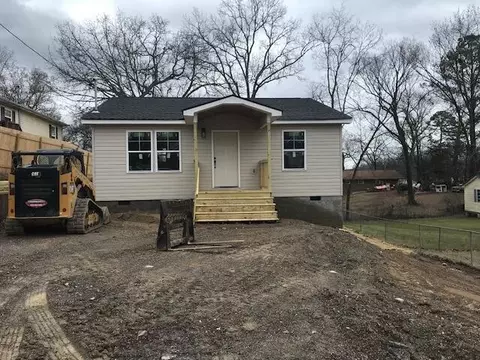 15 Magnolia St, Rossville, GA 30741