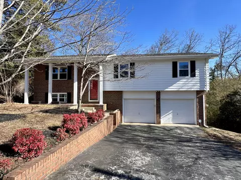 8114 Thornewood Dr, Hixson, TN 37343
