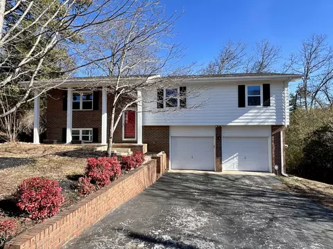 8114 Thornewood Dr, Hixson, TN 37343