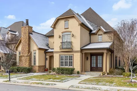 1247 Longholm Ct, Chattanooga, TN 37405