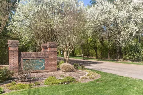 7215 Flagstone Dr, Ooltewah, TN 37363