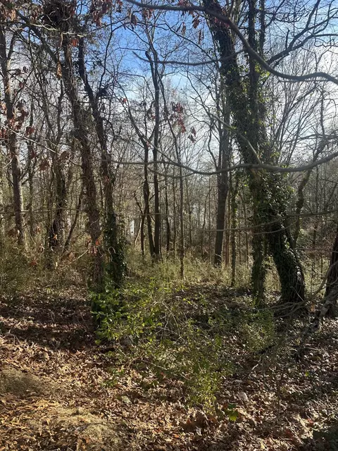 2414 Glengerrie Dr, Soddy Daisy, TN 37379