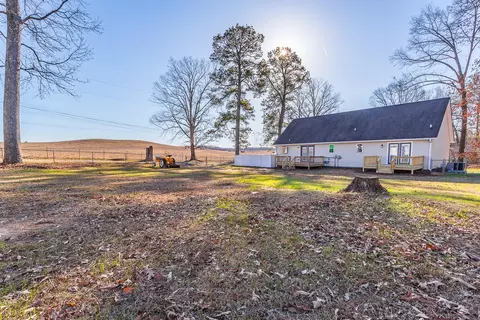 212 NE Hazel Ln, Dalton, GA 30721 photo 4