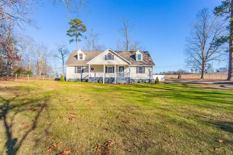 212 NE Hazel Ln, Dalton, GA 30721 photo 1