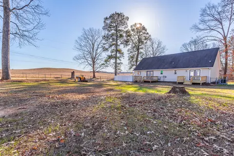 212 NE Hazel Ln, Dalton, GA 30721 photo 4