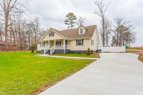 212 NE Hazel Ln, Dalton, GA 30721 photo 2