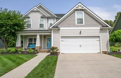8382 Front Gate Cir, Ooltewah, TN 37363
