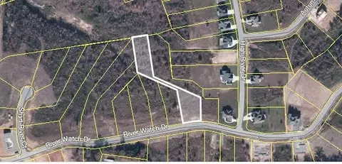 2073 River Watch Dr, Soddy Daisy, TN 37379