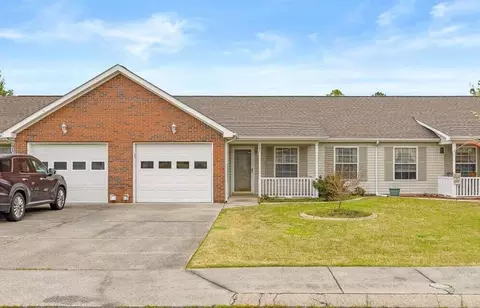 77 Flagstone Dr, Rossville, GA 30741