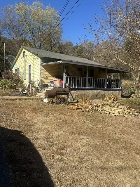 807 Schmidt Rd, Rossville, GA 30741