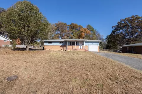 724 Fricks Ln, Rossville, GA 30741