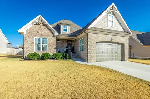 512 Quartz Dr, Chickamauga, GA 30707