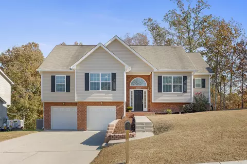 6060 Oilskin Dr, Ooltewah, TN 37363