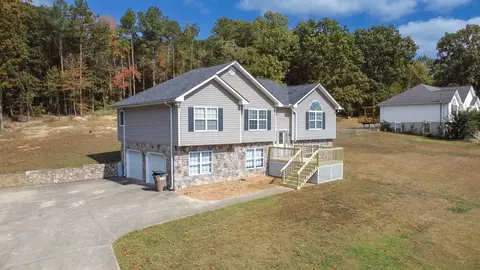 606 Englewood Ln, Tunnel Hill, GA 30755