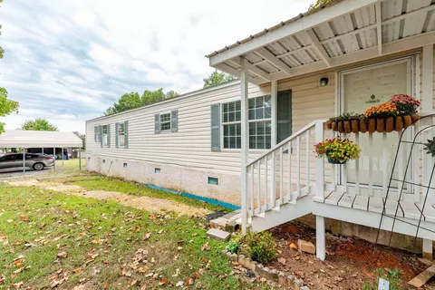 155 Queens Ln, Decatur, TN 37322
