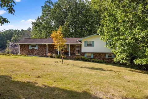 8 Haleys Cove Dr, Chickamauga, GA 30707