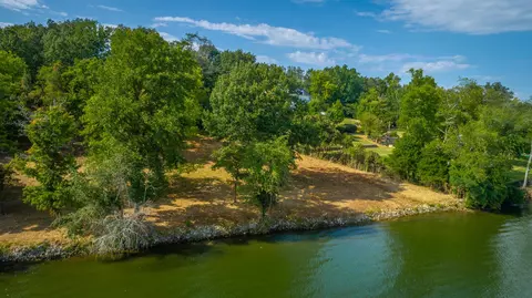 2418 Glengerrie Dr, Soddy Daisy, TN 37379
