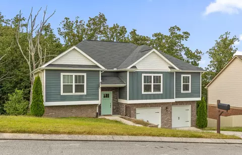 7419 Pfizer Dr, Ooltewah, TN 37363